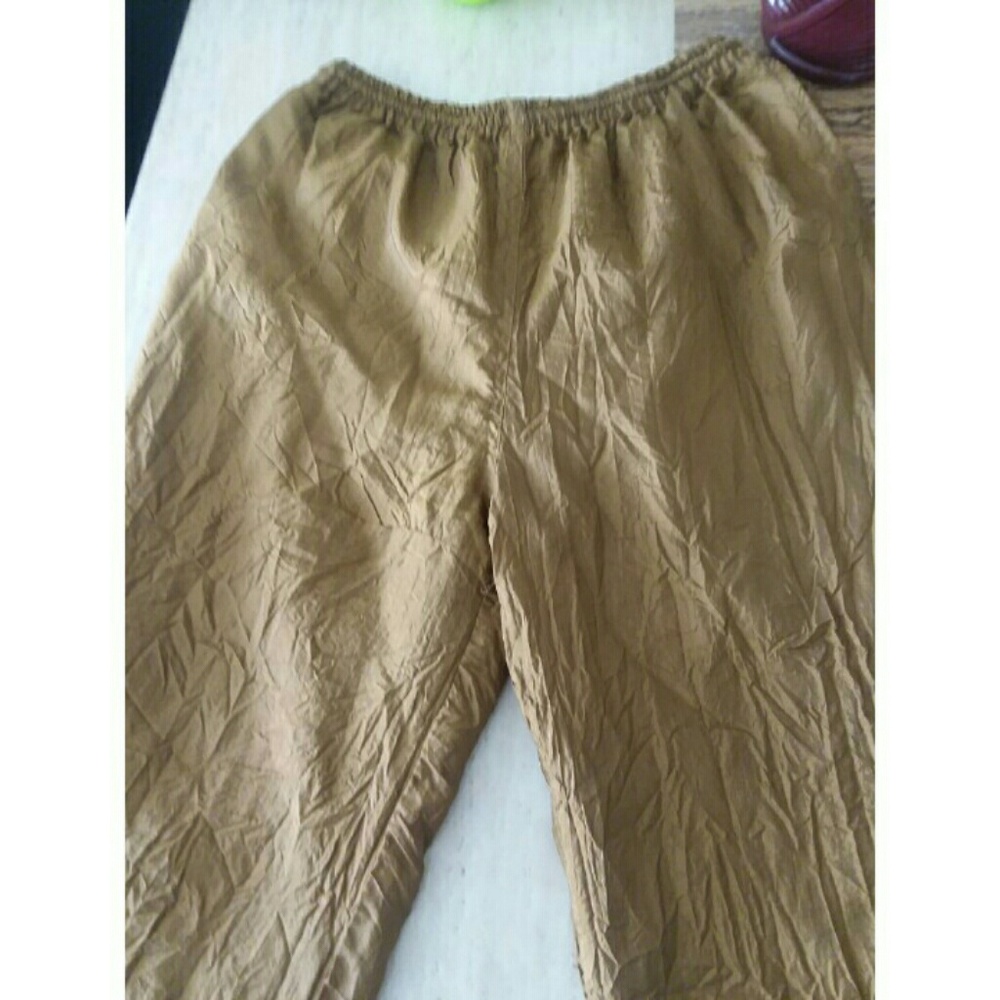 Center Aisle Sport - Gold Jogging Pants.